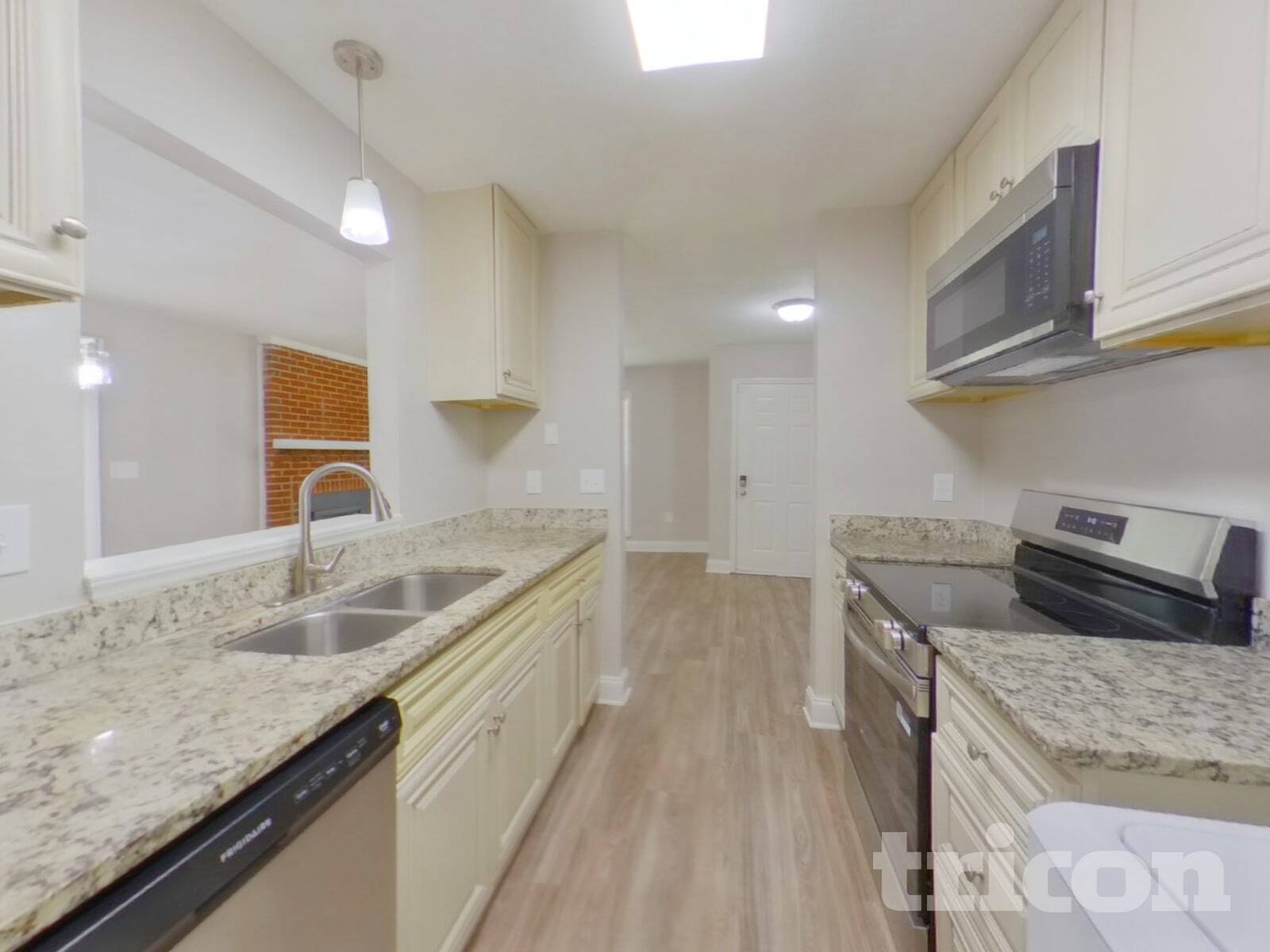 Building Photo - 6701 Hickory Trace Dr