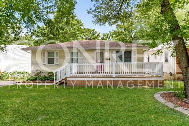 Primary Photo - Huge Three-Bedroom, 1.5 Bath in KC, MO!