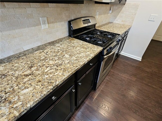 Building Photo - 6185 Crested Moss Dr