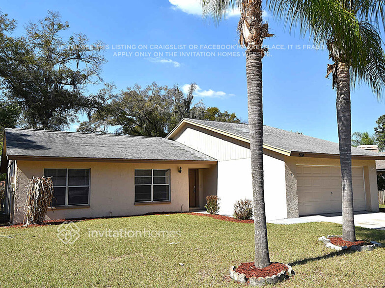 Building Photo - 504 Hillside Ct