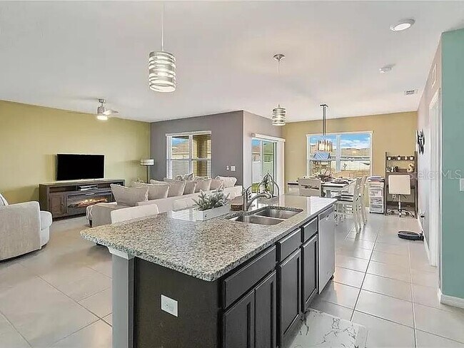 Building Photo - 2585 Ryland Falls Dr