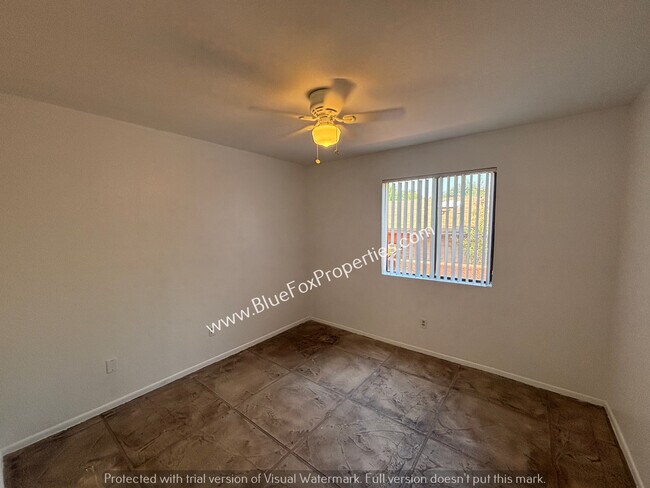 Building Photo - 3690 N Country Club Rd
