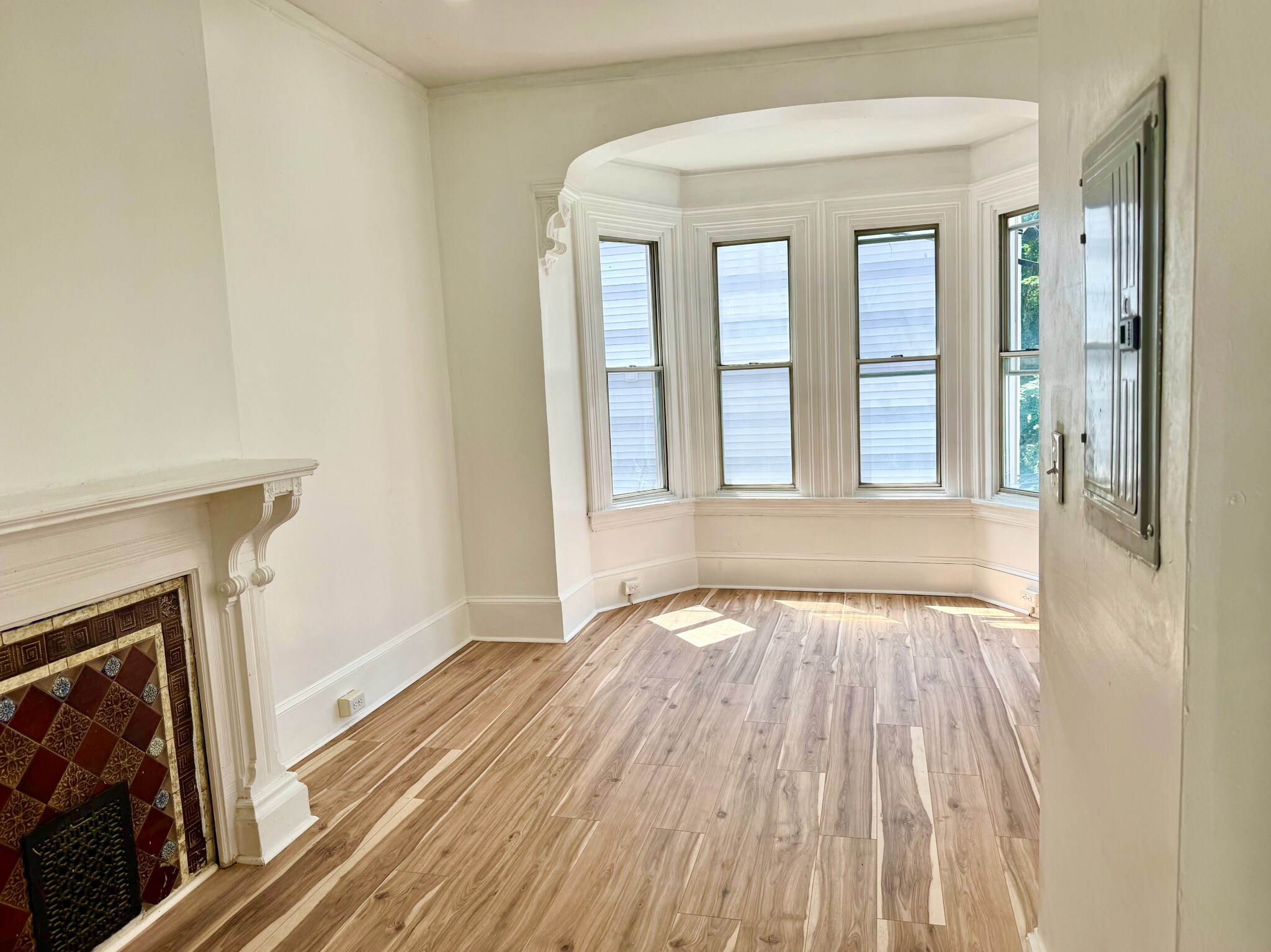 Building Photo - 4024 Spring Garden St