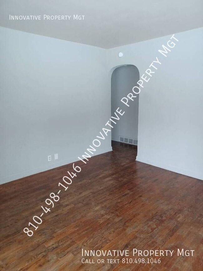 Building Photo - 2213 Savoy Ave