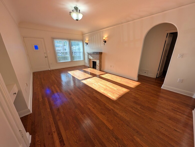 Building Photo - 1205 S Muirfield Rd