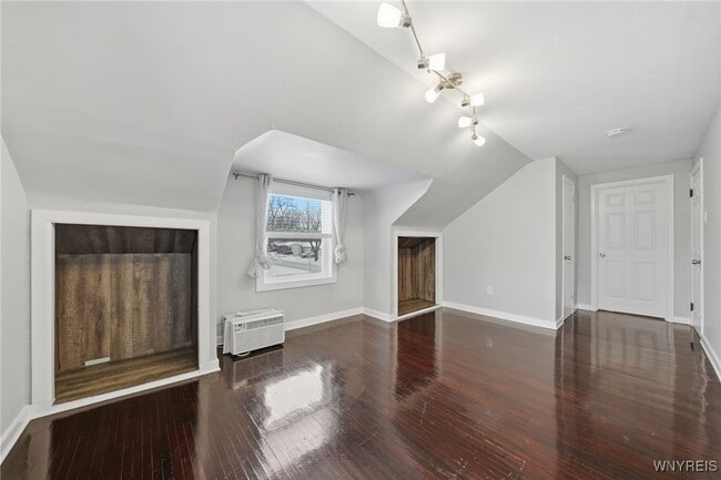 Building Photo - 151 Conant Dr