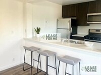 Building Photo - 8526 Cashio St