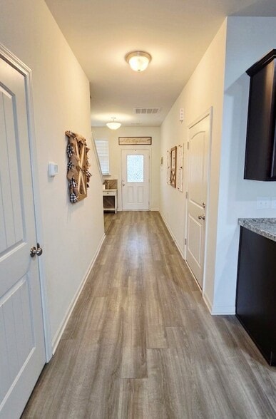 Building Photo - 3256 Tracer Dr