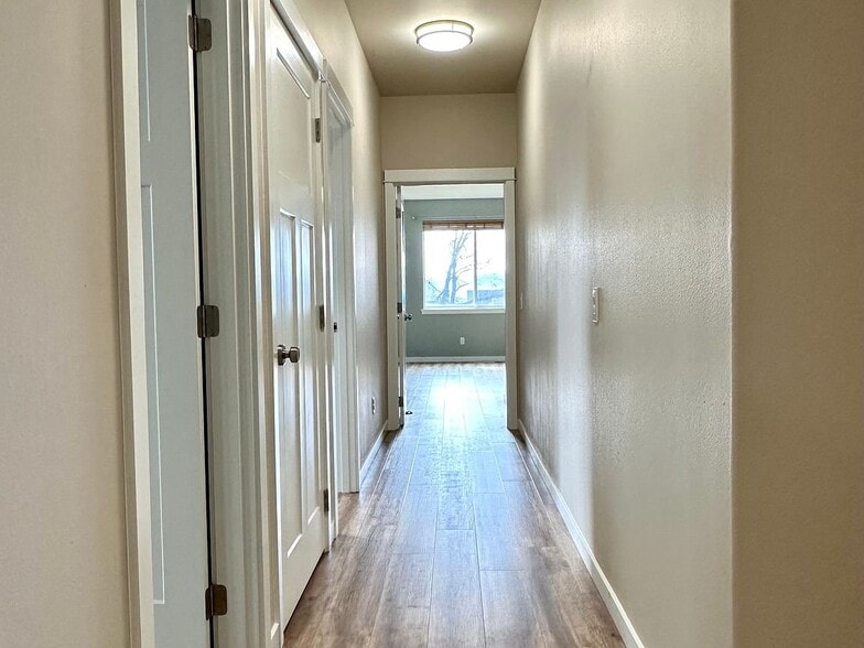 Building Photo - 602 Ridgeview Ln
