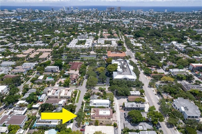 Building Photo - 1206 NE 1st St