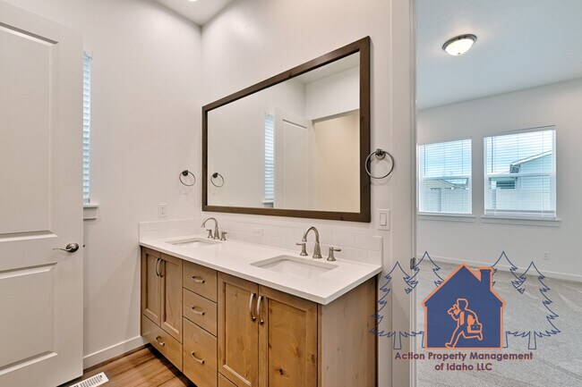 Building Photo - 8548 W Lilburn St