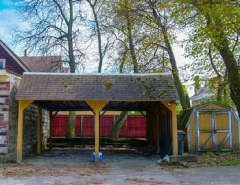 Building Photo - 541 W 9th St