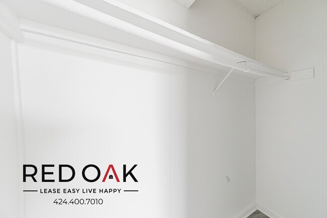 Building Photo - 21315 Roscoe Blvd