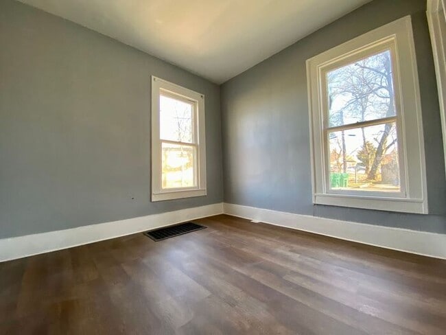 Building Photo - Niles 2 bedroom/1 bath unit