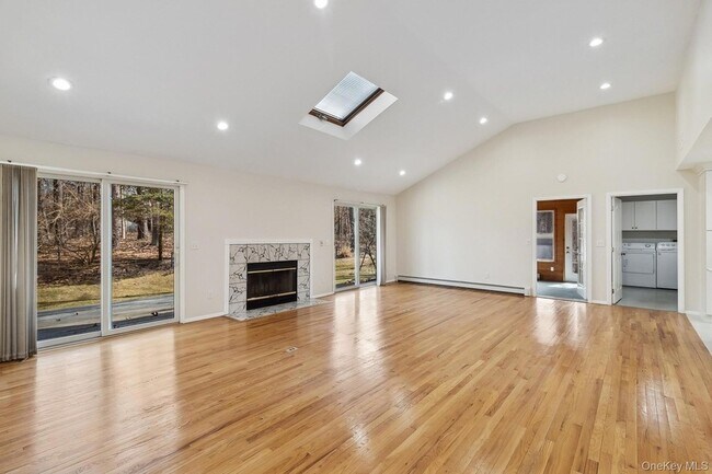 Building Photo - 1 Woodview Way
