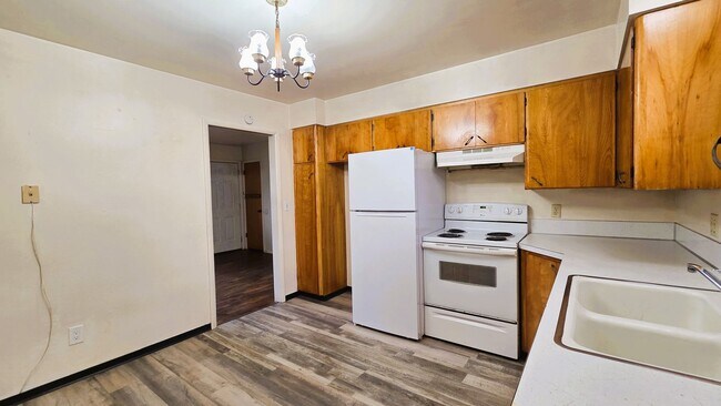 Building Photo - 1320-1320 Adeline Ave