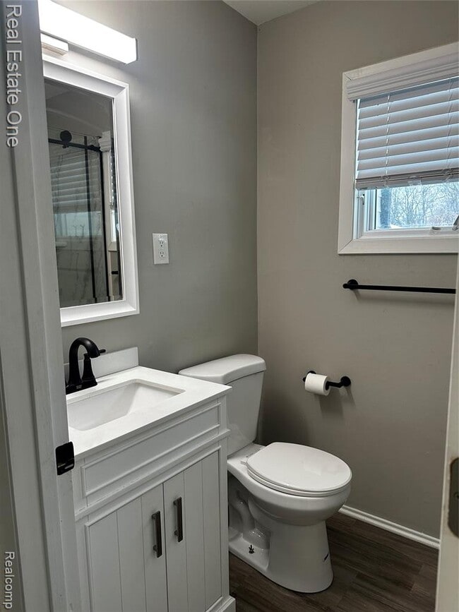 Building Photo - 38 Kenyon Dr