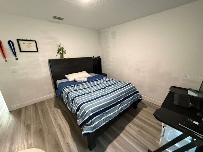 Building Photo - 408 N Finley Ave