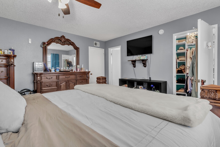 Building Photo - 9720 Blandwood Rd