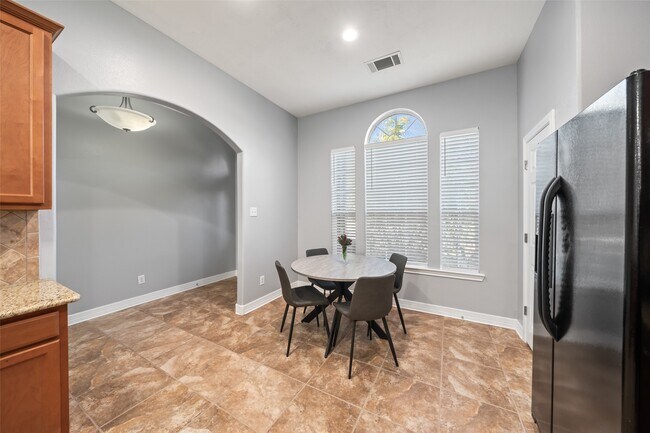 Building Photo - 8815 Rollick Dr