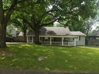Building Photo - 2 bedroom 2 bath HISTORIC HOME near downto...
