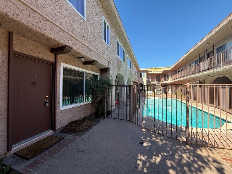 Building Photo - 5461 Kester Ave