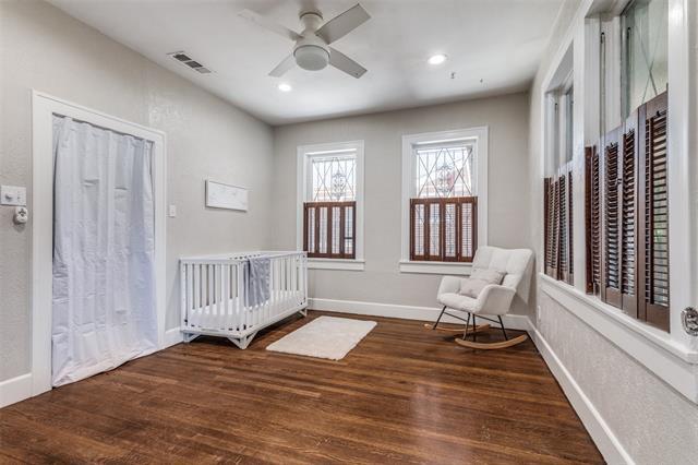 Building Photo - 2230 Mistletoe Ave