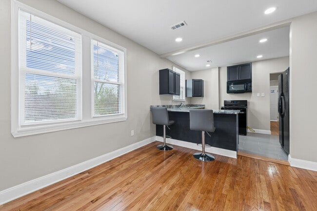 Building Photo - 13496 Hazelridge St