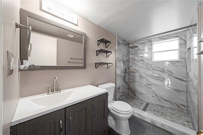 Building Photo - 9491 Evergreen Pl