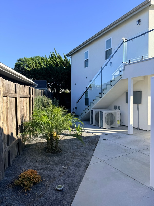 Building Photo - 6647 Delbarton St