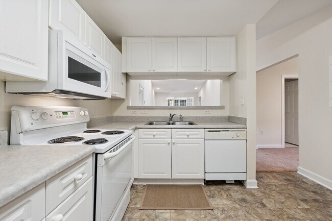 Building Photo - 3be/3ba Apartment Near Duke's Medical/Rese...