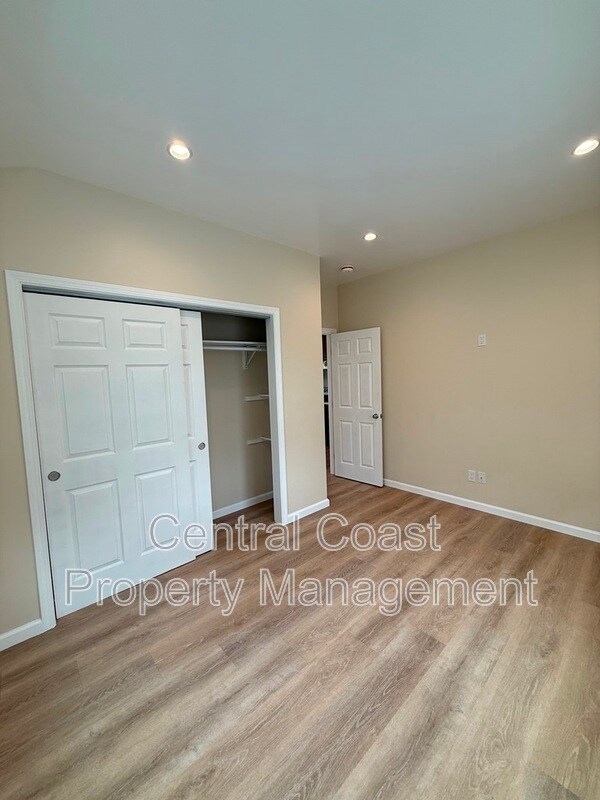 Building Photo - 142 Peppertree Pl