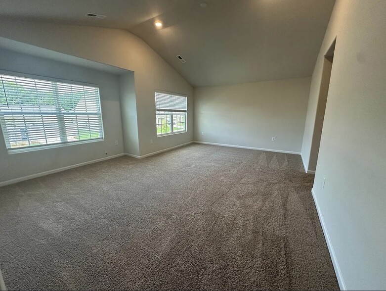 Building Photo - 2222 Transatlantic Ave