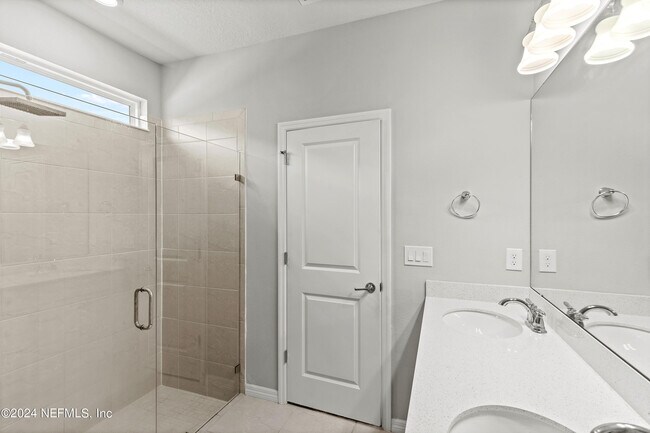 Building Photo - 4570 Creekside Blf St