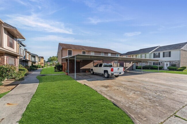 Building Photo - 1076 Willow Oaks Cir