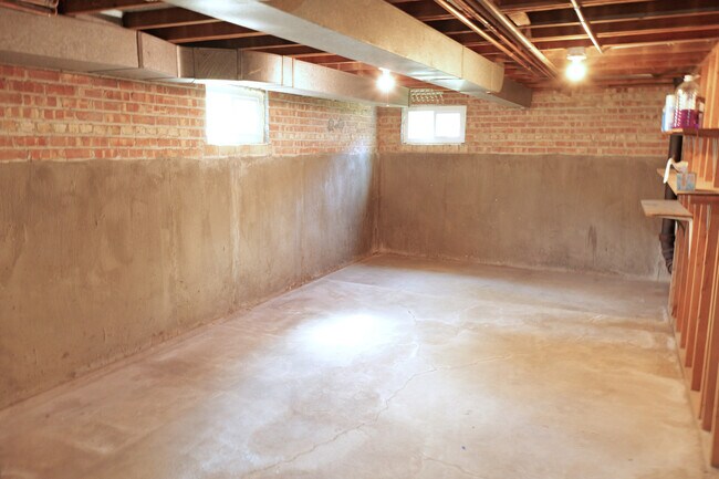 Building Photo - 9944 Cook Ave