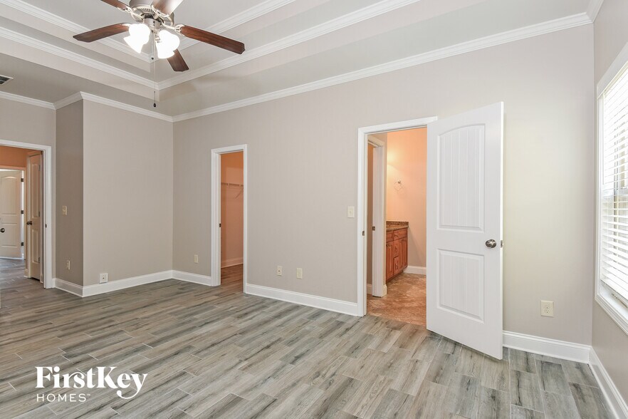 Building Photo - 12 Everest Dr