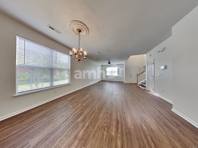 Building Photo - 8940 N Red Maple Cir