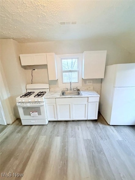 Building Photo - 3119 W 68th St