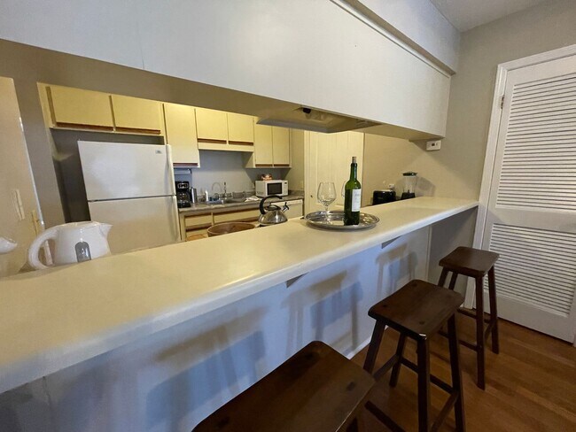 Building Photo - For Lease - Fully Furnished 2 BR | 1.5 BA Townhome in PCB!