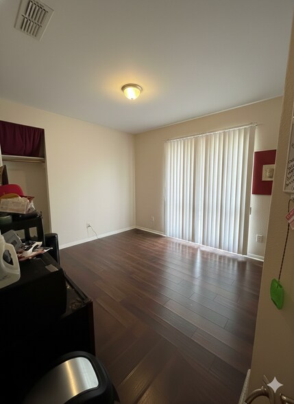 Building Photo - 7056 Kelmscott Ln