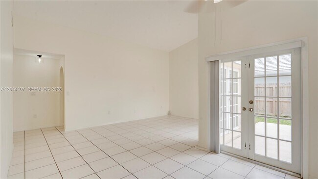 Building Photo - 6410 SW 112th Pl