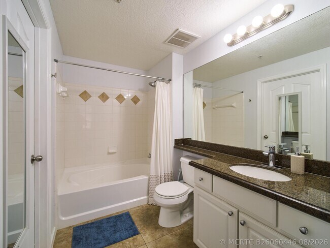 Building Photo - 1108 Myrtlewood Cir E