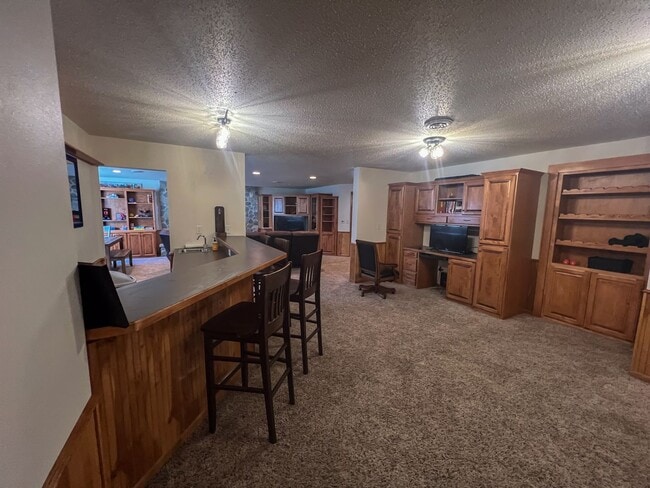 Building Photo - Single Family Home in Moorhead!