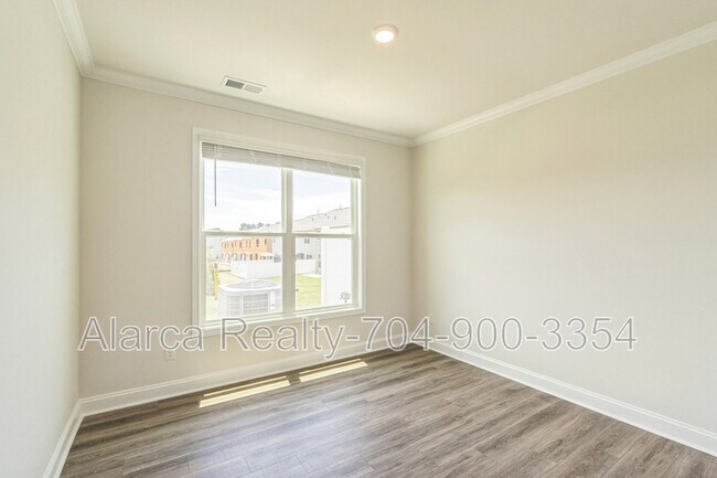 Building Photo - 7871 Iron Rd