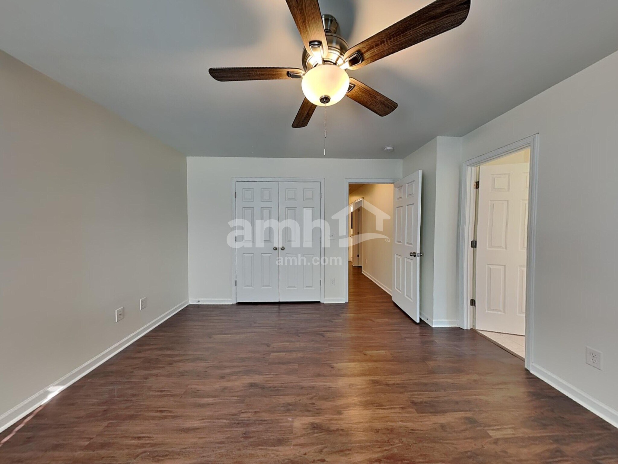 Building Photo - 706 Walnut Crossing Dr