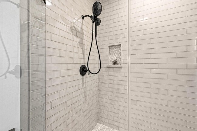 Building Photo - 5051 Savannah St