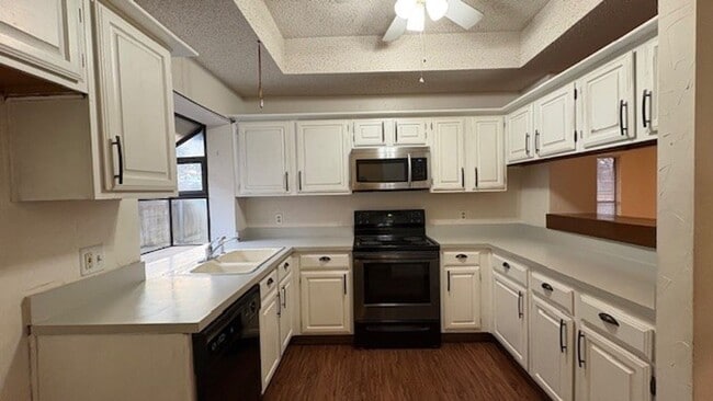 Building Photo - Beautiful North Arlington Townhome