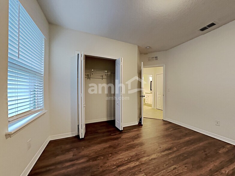 Building Photo - 344 Red Kite Dr