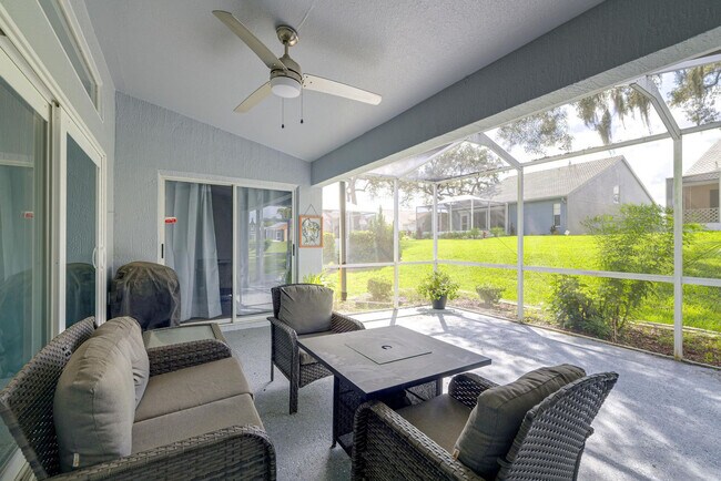 Building Photo - 3343 Bluffview Dr